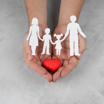 hands-holding-paper-people-heart-close-up (1) hands-holding-paper-people-heart-close-up (1)